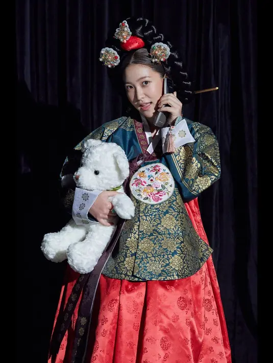 Sebagai salah satu penggemar drama, Yeri Red Velvet berubah menjadi Chae-kyung Shin dari Princess Hours (Instagram @smtown)