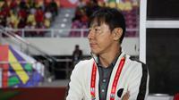 Pelatih Timnas Indonesia, Shin Tae-yong saat laga&nbsp;Grup B Piala AFF 2024 melawan Filipina yang berlangsung di Stadion Manahan, Solo, Jawa Tengah, Sabtu (21/12/2024). (Bola.com/Abdul Aziz)