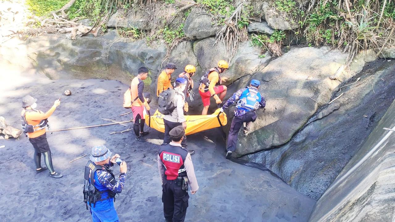 Dua Hari Terseret Ombak, Jasad Bule Australia Hanyut Usai Menolong Temannya Ditemukan Sejauh 1 Km