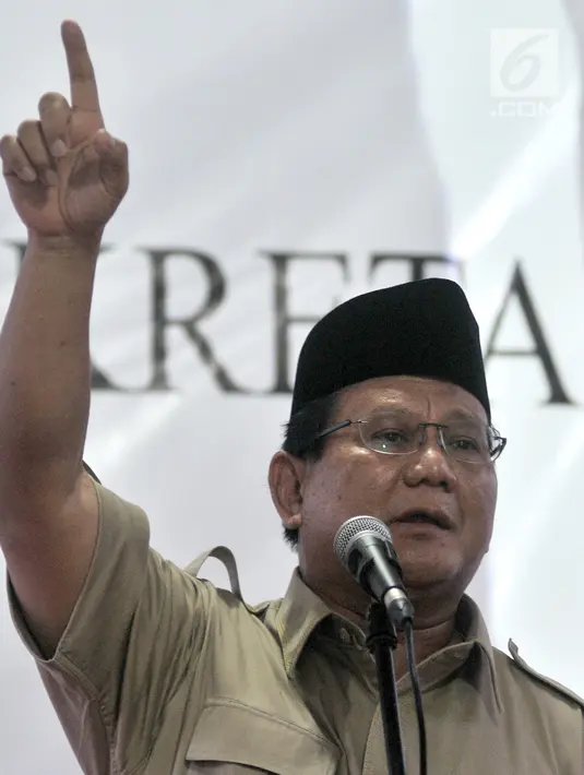 Ketua Umum Partai Gerindra Prabowo Subianto memberikan sambutan saat peresmian Roemah Djoeang di Jalan Wijaya, Kebayoran Baru, Jakarta, Minggu (29/7). Roemah Djoeang didirikan sebagai markas bagi para relawan di Pilpres 2019. (Merdeka.com/Iqbal S Nugroho)