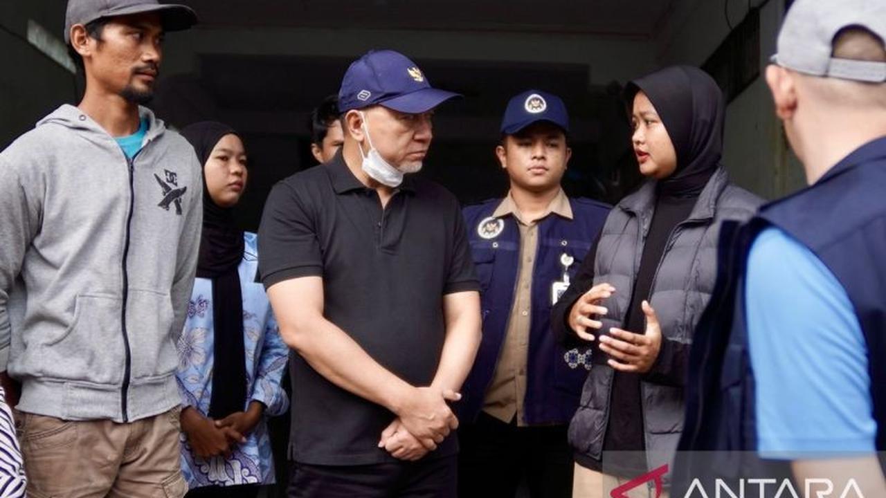 Menko Pangan Tinjau Korban Banjir Aceh Tamiang, Pastikan Bantuan dan Pemulihan Listrik