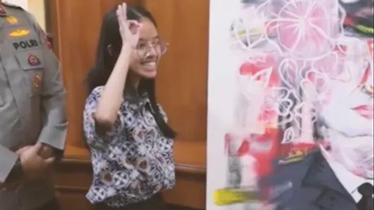 Siswi Disabilitas Lukis Wajah Kapolri