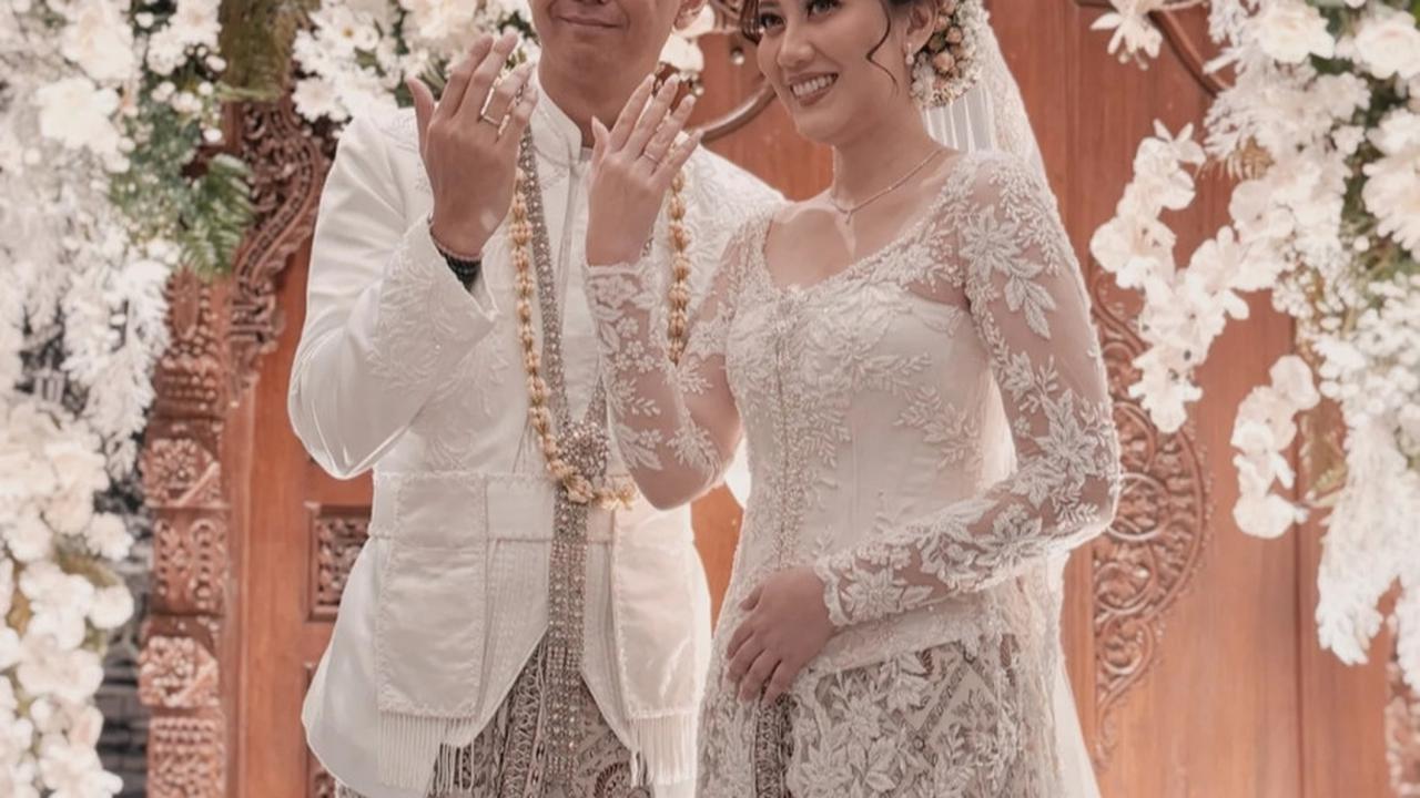 Potret Pernikahan Wisnu Hardana Adik Sara Wijayanto