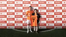 Shopee resmi memperkenalkan megabintang Cristiano Ronaldo sebagai Brand Ambassador Terbaru. (Bola.com/Zulfirdaus Harahap)