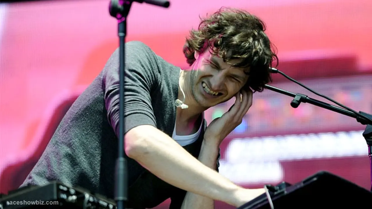 gotye-130211b.jpg