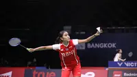 Aksi tunggal putri Indonesia, Bilqis Prasista, saat menghadapi pemain Jepang, Akane Yamaguchi, pada laga ketiga Grup A Piala Uber 2022 di Impact Arena, Bangkok, Rabu (11/5/2022). (PBSI) 