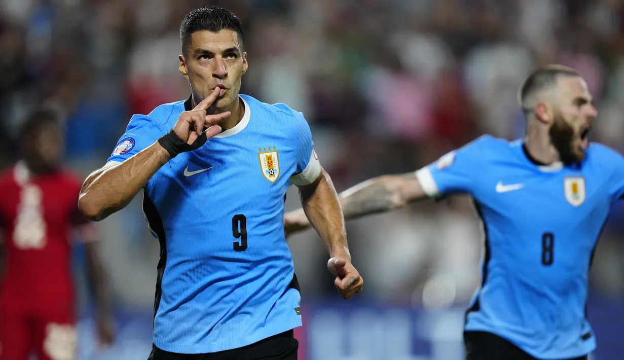 Selebrasi striker Timnas Uruguay, Luis Suarez mecetak gol penyeimbang 2-2 ke gawang Timnas Kanada pada laga perebutan tempat ketiga Copa America 2024 di Bank of America Stadium, Charlotte, Amerika Serikat, Minggu (14/7/2024) pagi WIB. (AP Photo/Jacob Kupferman)