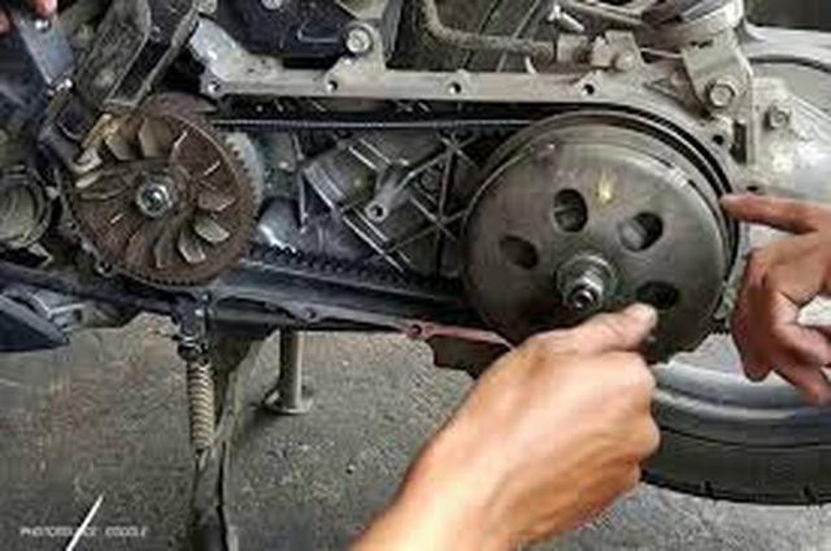 Sering Tahan Gas Sambil Ngerem di Tanjakan? Hati-Hati CVT Motor Matic Cepat Jebol
