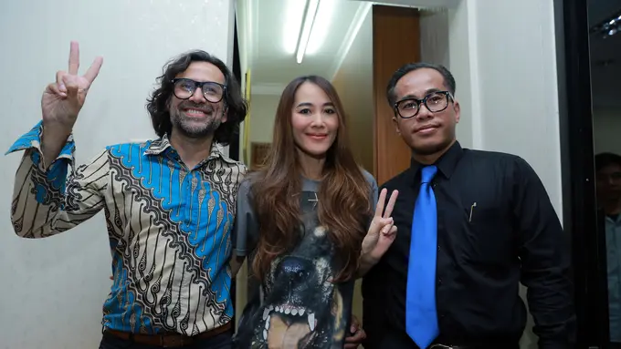 [Bintang] Jeremy Thomas, Ina Thomas dan kuasa hukum