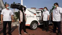 Giliran Pemda Karawang yang Terima Kijang Innova Ambulans dan Ribuan APD dari Toyota Indonesia