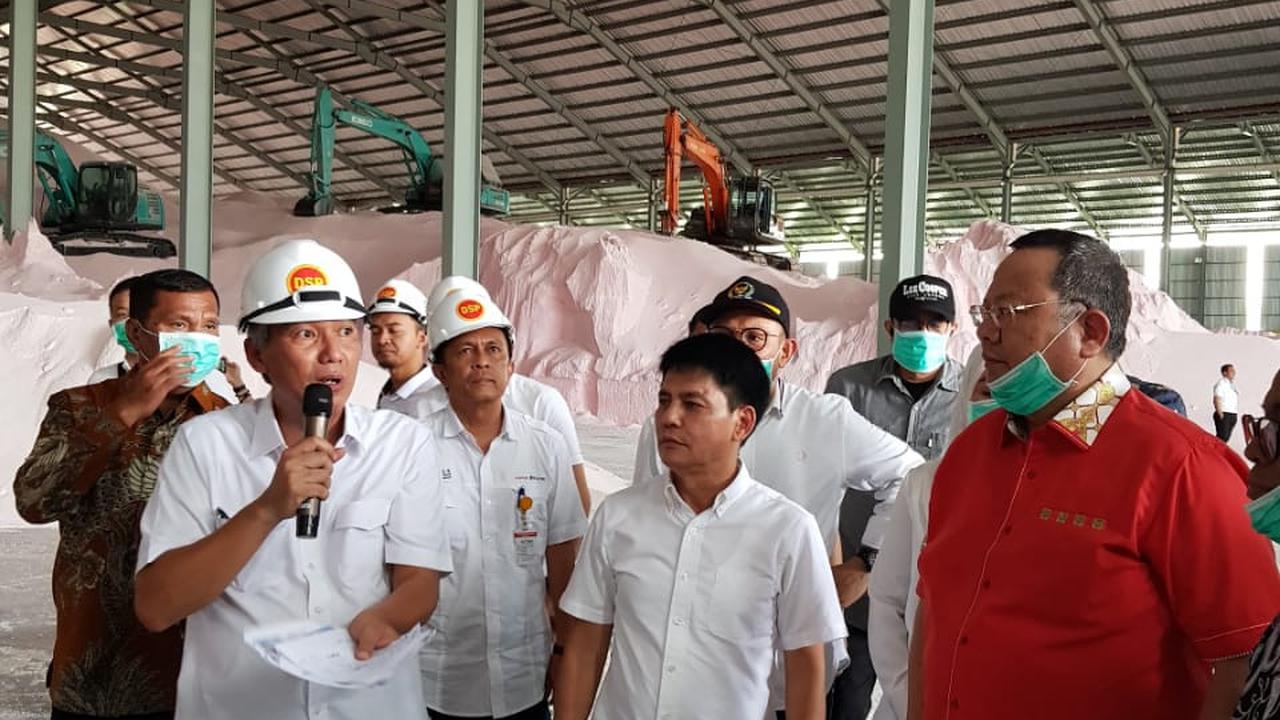 Dirut Pupuk Indonesia Aas Asikin saat melakukan kunjungan ke Makassar