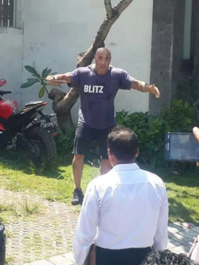 Sebelum tewas, begini aksi  Amokrane Sabet Melawan Polisi