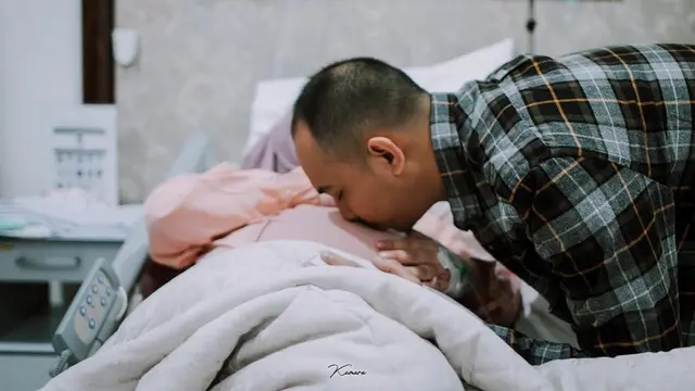 Momen Lahiran Anak Pertama Risa Saraswati