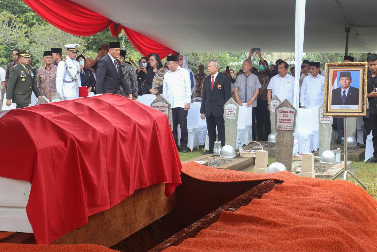 FOTO: Pemakaman Militer Juwono Sudarsono di TMP Kalibata