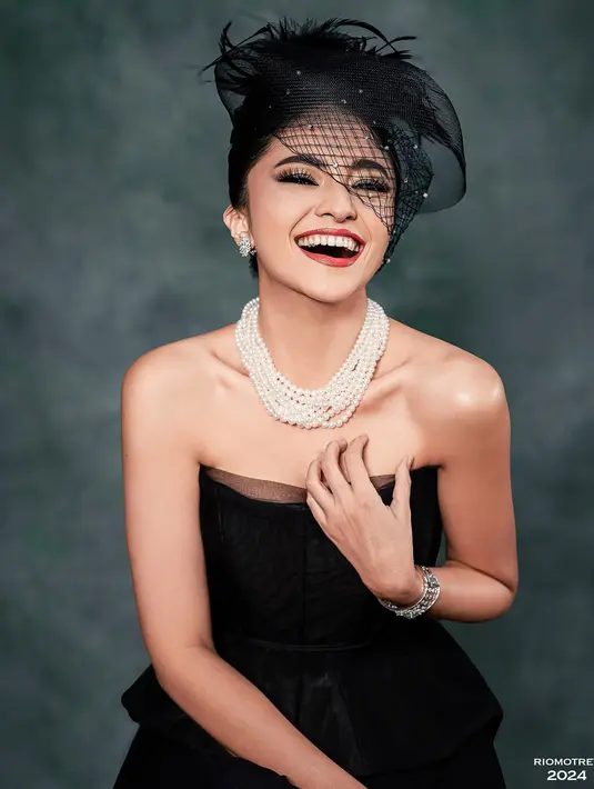<p>Kini berat badan Marshanda sudah kembali ideal. Fotografer Rio Motret juga menilai Marshanda semakin cantik. "SIAPA YG SETUJU CACA SMAKIN CANTIK BGT?" tulisnya. (Foto: Instagram/ riomotret)</p>