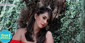 Cut Memey tidak merasakan perubahan setelah menikah dengan Paul Rowler