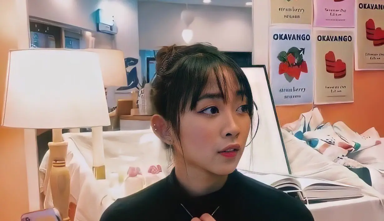 Melihat gaya rambut andalan Dita Karang (instagram/dita.karang)