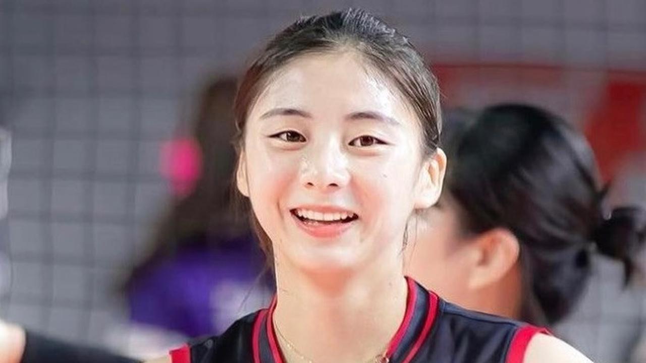Park Hye-min merupakan pevoli kelahiran 8 November 2000. Kini, ia berusia 22 tahun.