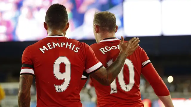 Memphis Depay dan Wayne Rooney