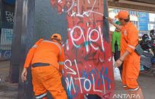 Fakta Unik: 50 Ton Sampah Dikeruk! Pembersihan Pasca Kerusuhan Jakarta Dimulai, Brimob dan DLH Turun Tangan