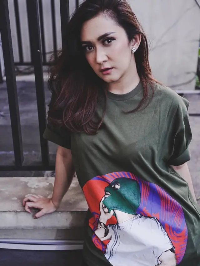 [Bintang] Nafa Urbach