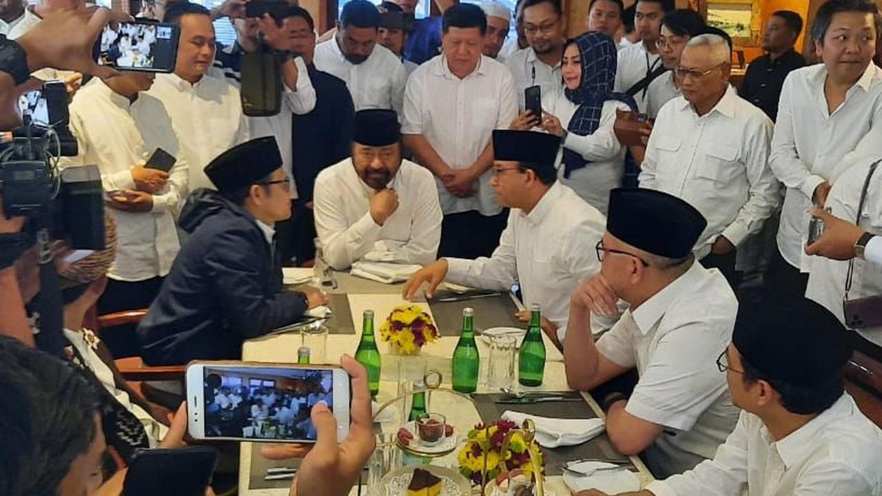 Ketua Umum PKB Muhaimin Iskandar alias Cak Imin mengaku jika dirinya belum berkomunikasi langsung dengan Presiden Joko Widodo (Jokowi), terkait dirinya menjadi bakal cawapres Anies Baswedan.&nbsp;