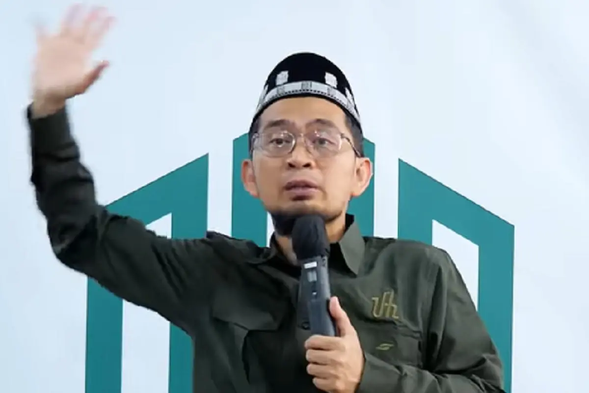 Ustadz Adi Hidayat (SS: YT. Adi Hidayat Official)