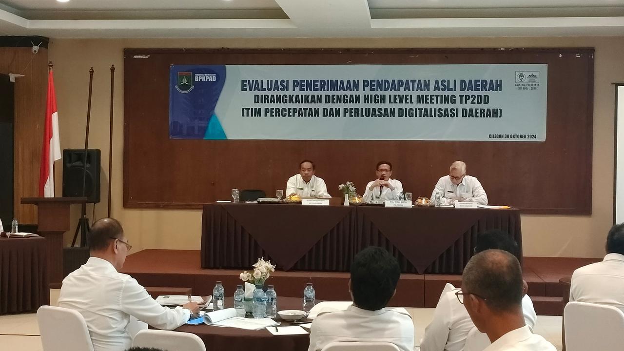 Rapat evaluasi triwulan ketiga yang dirangkaikan dengan High Level Meeting Tim Percepatan dan Perluasan Digitalisasi Daerah