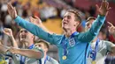 Dean Henderson - Pemain Manchester United ini sangat layak menjadi palang pintu The Three Lions. Bersama Setan Merah, ia mampu menorehkan 13 kali nirbobol dalam 26 kali pertandingan di semua kompetisi dan bermain selama 2.324 menit. (Foto: AFP/Kim Doo-Ho)