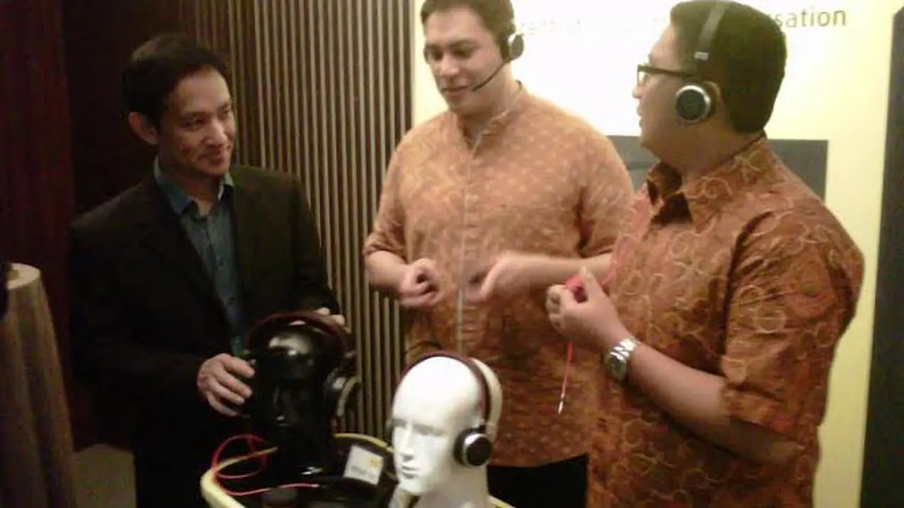 Headset Canggih Ini Bikin Anda Lebih Fokus Bekerja