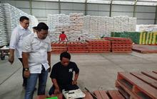 Bukan Kaleng-kaleng! Bapanas Pastikan Kualitas Beras Bulog Ponorogo Bebas Kutu & Aman Hingga 2025