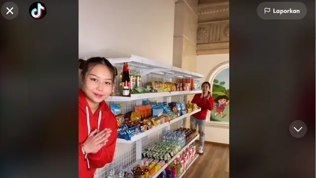 Minimarket di rumah Sisca Kohl.