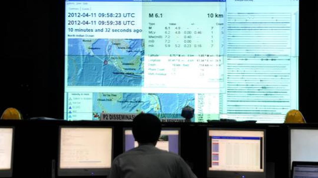 Kesibukan kantor BMKG Jakarta saat gempa 