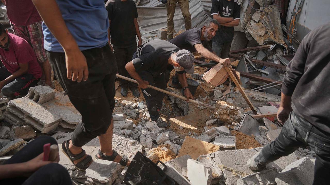 FOTO: Serangan Israel Terus Hantam Permukiman dan Tenda Pengungsi di Gaza, 12 Warga Palestina Tewas