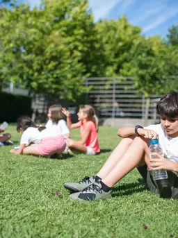 Anak introvert tidak selalu kesulitan berteman (Sumber: Pexels.com)