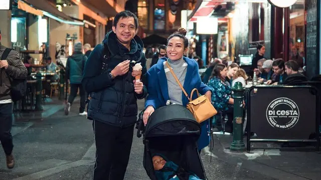 [Fimela] Ayu Dewi dan Regi Datau