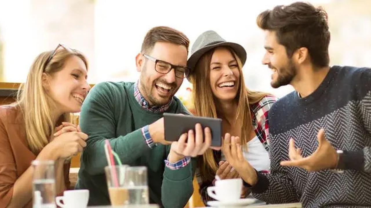 5 Sikap Perempuan Penyayang yang Membuat Pria Terpesona