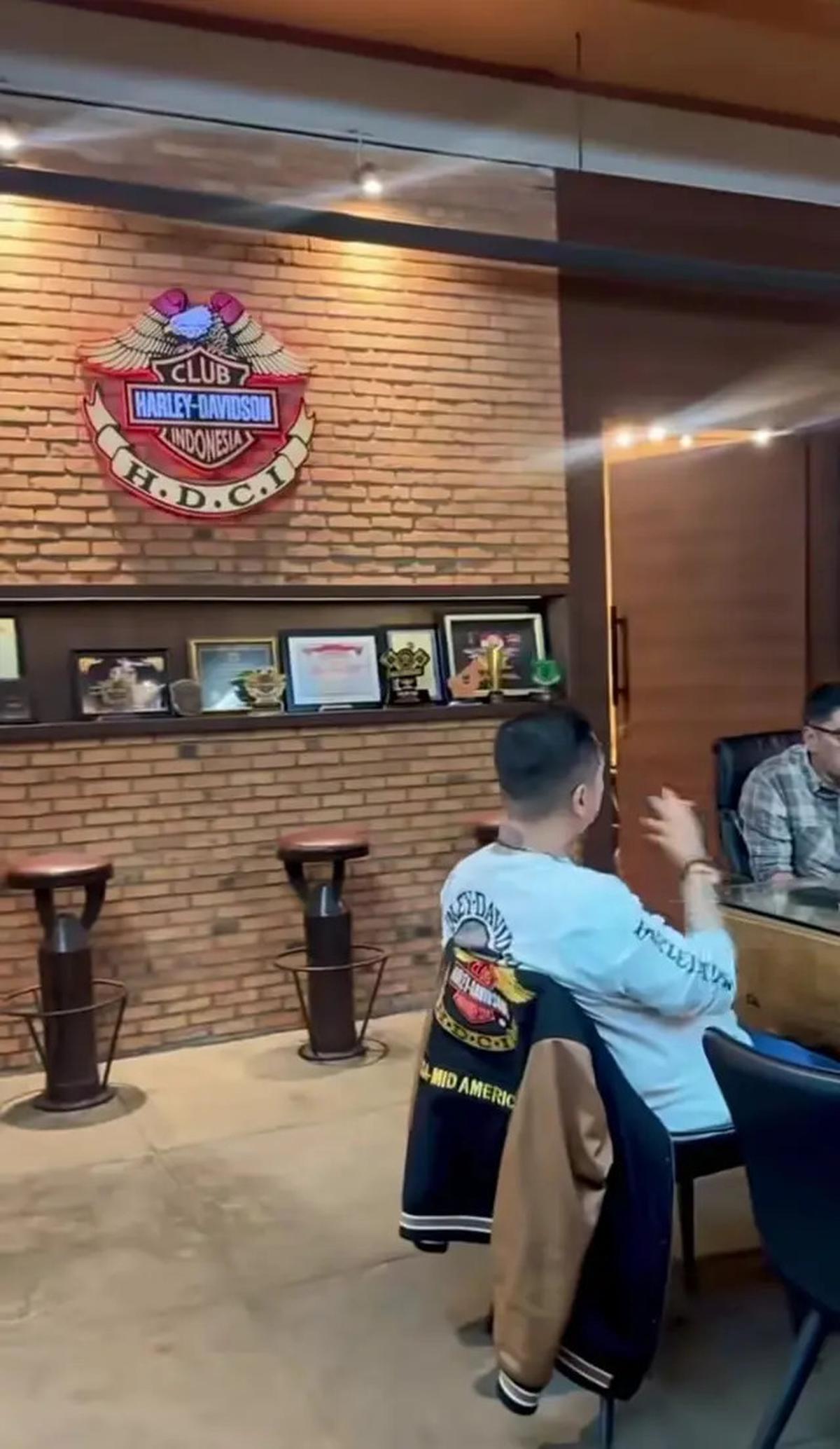 7 Potret Mawar AFI dan Kevin Wazeng Didoakan Berjodoh, Pacar Dikenal Tajir