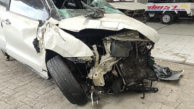 6 Potret Mobil Yang Dikendarai Rendy Kjaernett dan Lady Nayoan Usai Alami Kecelakaan Hingga Terbalik di Tol (Liputan6.com - M Altaf Jauhar)