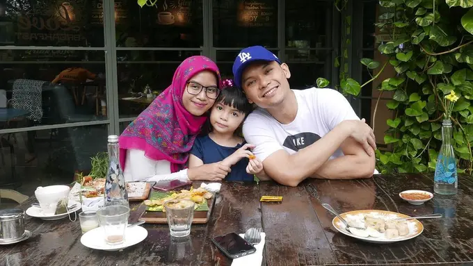 [Fimela] Ben Kasyafani dan Istri