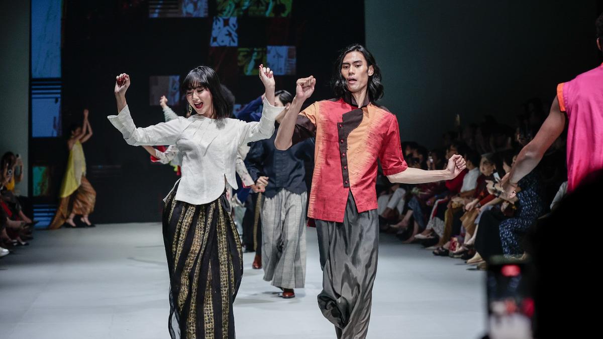 BIN House Hidupkan Runway PIFW 2025 dengan Lenggak Lenggok Model Berkebaya