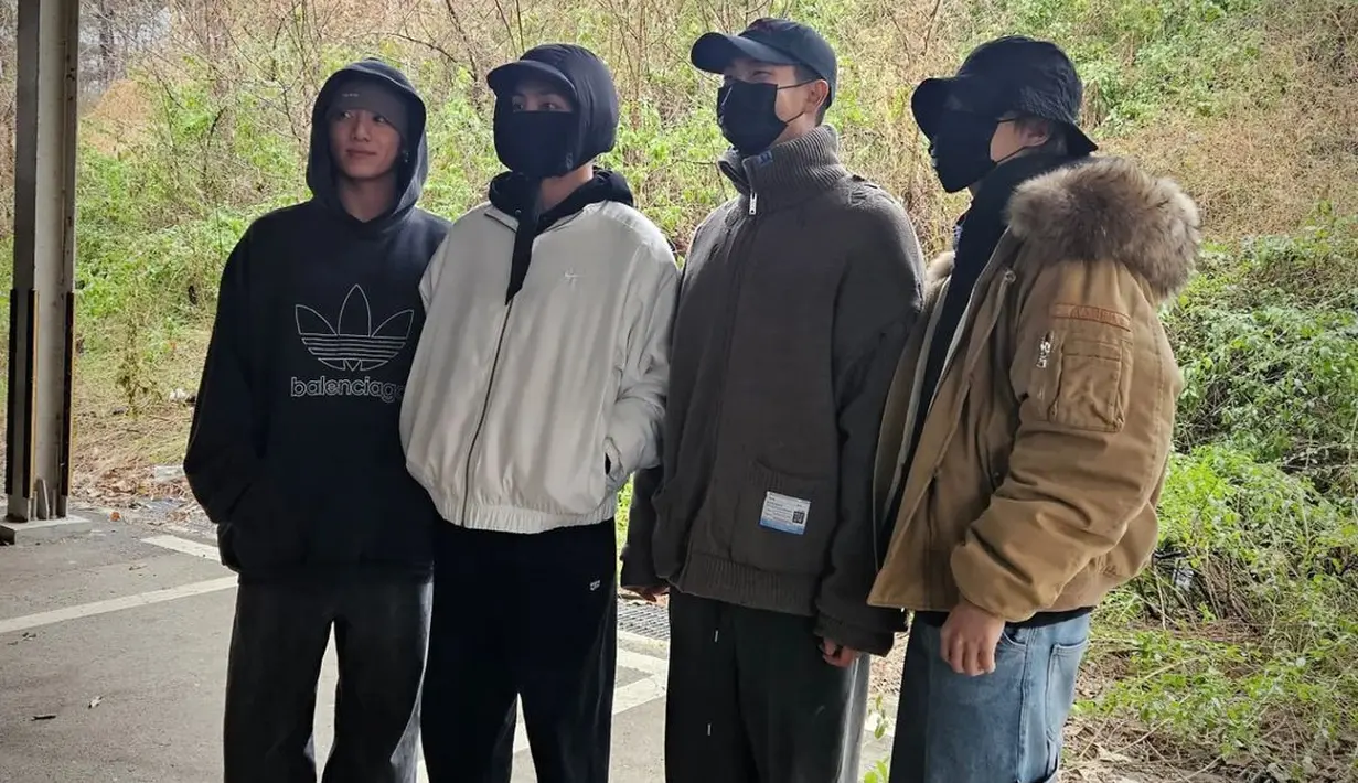 “Waktu berlalu dengan cepat!!! Aduh!!” tulis J-Hope. Foto tersebut telah disukai 4 juta kali dalam kurun waktu 4 jam setelah diunggah. (Foto: Instagram/ uarmyhope)