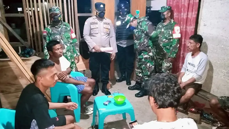 Personel Polsek Kabaruan dan TNI juga memberikan imbauan kepada masyarakat Talaud untuk tetap bersama-sama menjaga situasi kamtibmas yang aman, dan kondusif di desa masing-masing.