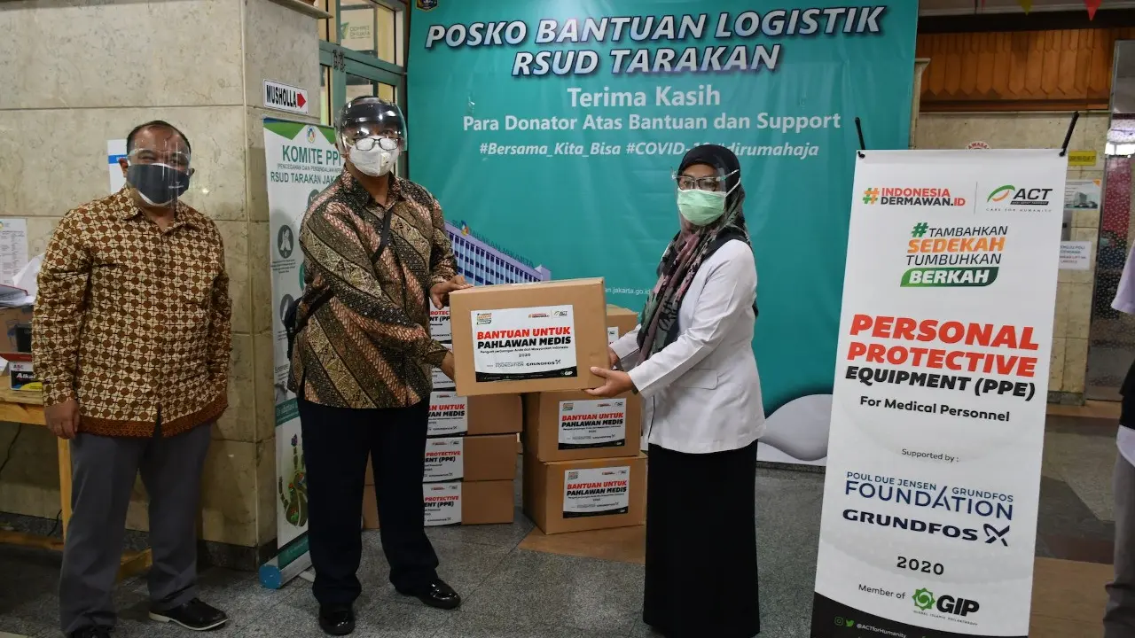 Peduli Tenaga Kesehatan, Grundfos Foundation Beri Donasi APD ke Aksi Cepat Tanggap