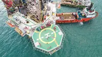 Rig AE-1, PHKT. Hingga Juni 2023PT Pertamina Hulu Indonesia (PHI) mencapai produksi minyak sebesar lebih dari 61 ribu barel per hari (MBOPD). Sementara produksi gas PHI mencapai lebih dari 740 juta standar kaki kubik (MMSCFD) dan mampu melebihi target Perusahaan untuk semester pertama. Dok PHI