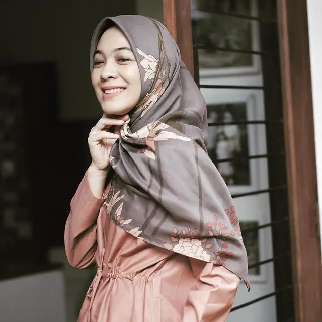 6 Potret Terbaru Dian Ayu saat Kenakan Hijab, Makin Cantik