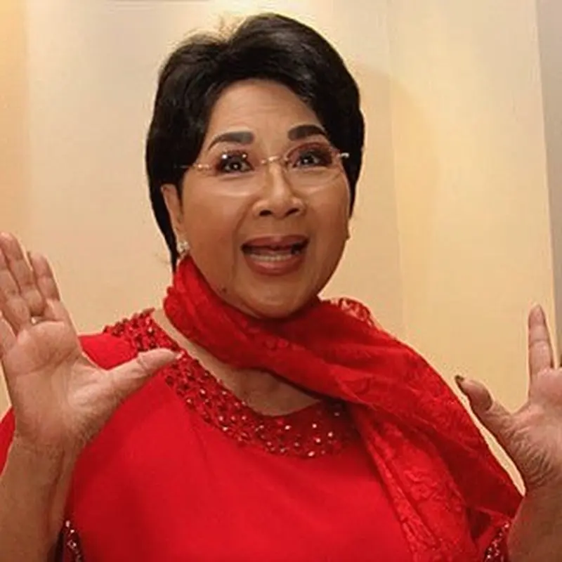 Gunakan Alat Pacu Jantung, Ini 6 Potret Terbaru Titiek Puspa di Usia 82 Tahun