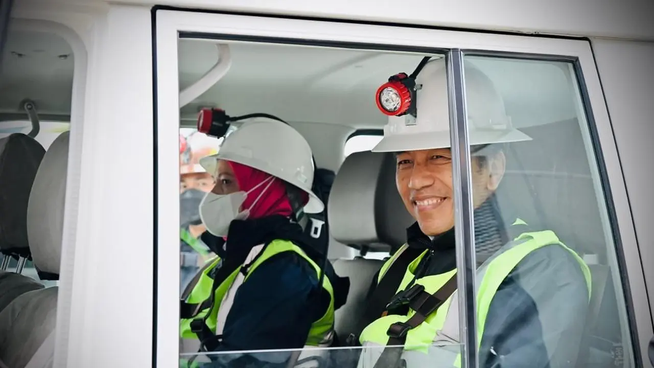 Presiden Joko Widodo (Jokowi) bersama rombongan tiba di Grasberg, Kamis 1 September 2022 pukul 08.15 Waktu Indonesia Timur (WIT). (Foto: Biro Pers Sekretariat Presiden Laily Rachev)