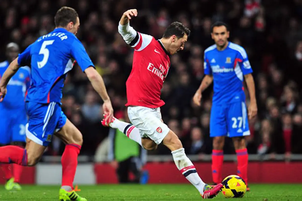 ozil-gol-131205a.jpg