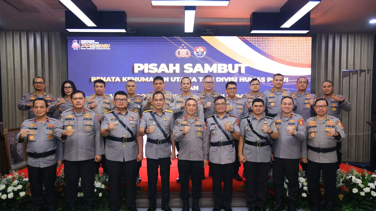 Kadiv Humas Polri Irjen Sandi Nugroho memimpin langsung upacara serah terima jabatan Penata Kehumasan Utama Tk II.